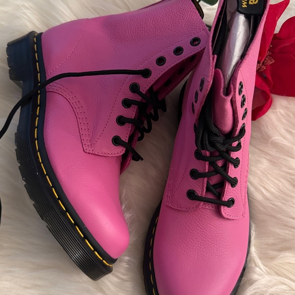 Dr. Martens Vibrant Pink Combat Boots for Ladies NWOT🔥 - Picture 8 of 15
